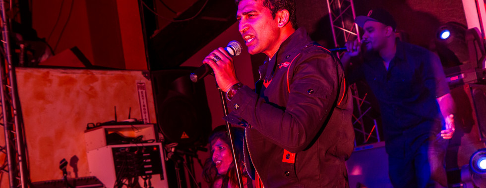 Giju John performing Mas Bhangraton